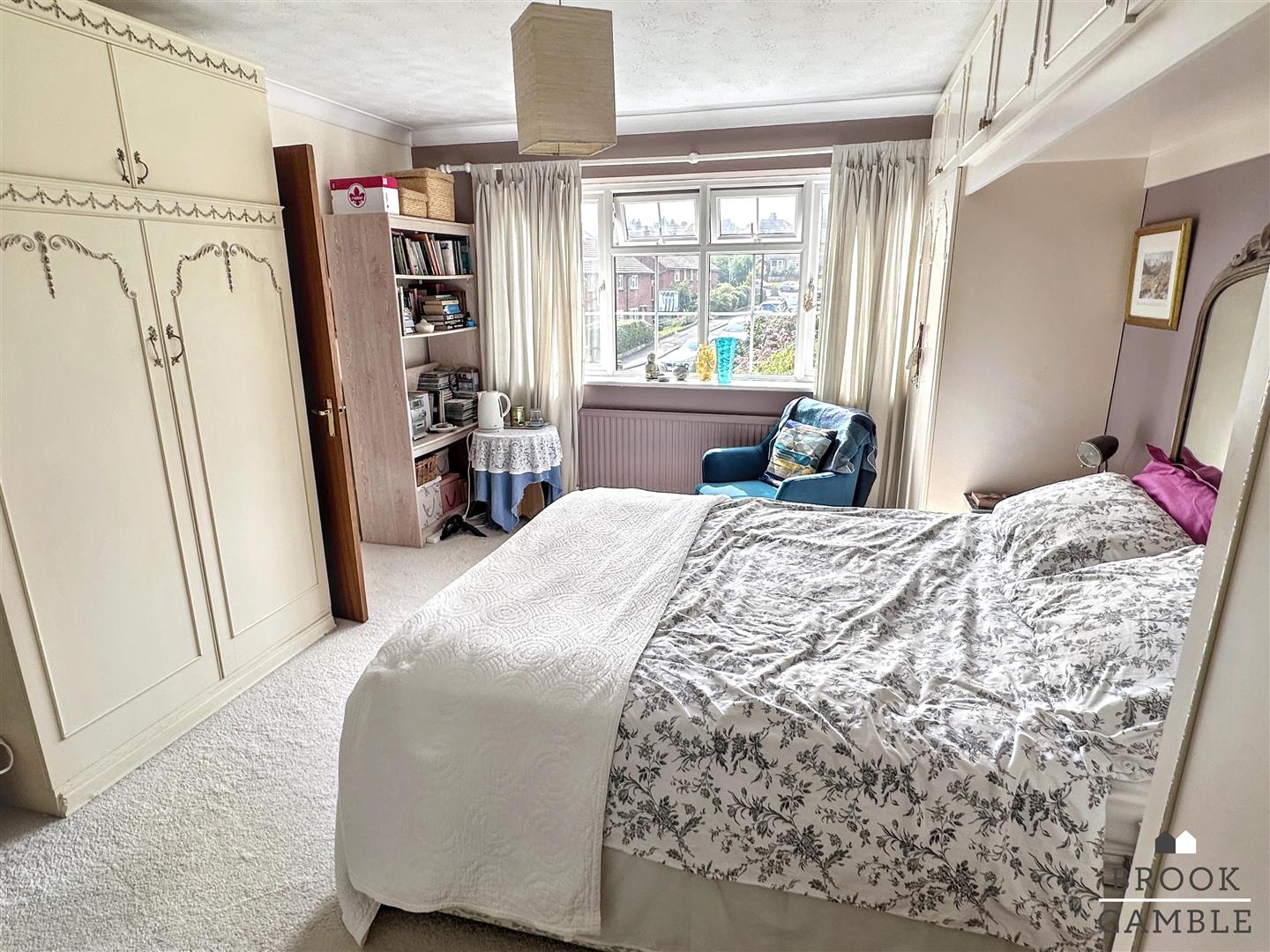 4 Bedroom House - Detached. Greenway in Eastbourne, 12